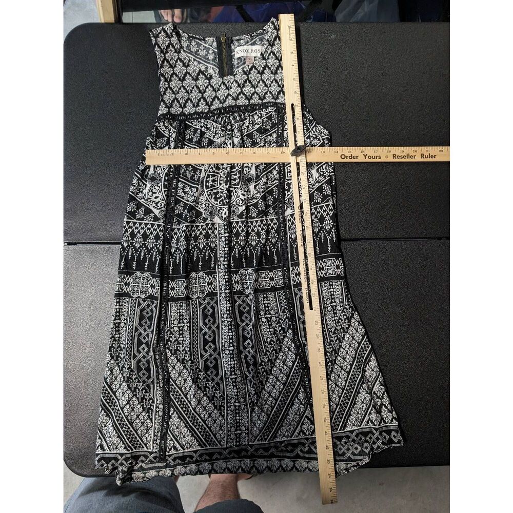 Knox Rose Dress Black Medallion Geometric Sleeveless Shift Rayon Women's XS - Picture 5 of 5